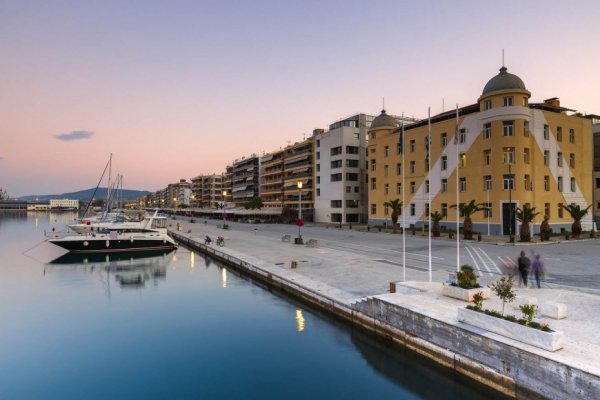«Αποκλεισμένοι» στο λιμάνι του Βόλου: Πολύωρη ταλαιπωρία για μαθητές και καρκινοπαθείς – Δεν μπορούσαν να επιστρέψουν στη Σκιάθο