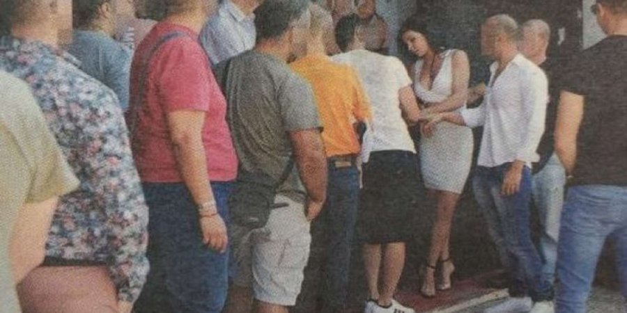 Ατελείωτες ουρές σε casting για ταινίες ελληνικού πορνό