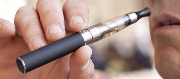 Ο ΠΟΥ προειδοποιεί για την αύξηση των ποσοστών κατανάλωσης αλκοόλ και ηλεκτρονικών τσιγάρων στα παιδιά ηλικίας 11-15 ετών