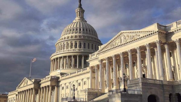 ΗΠΑ: Μαζικές αφαιρέσεις υπηκοότητας για 300 Αμερικανούς που έχουν γεννηθεί στο εξωτερικό