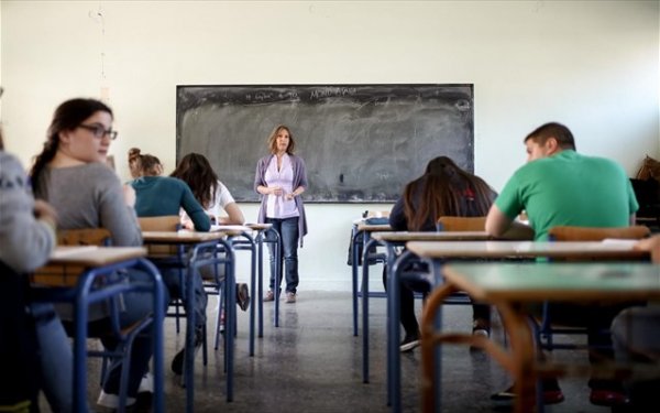 Διατροφή και διαχείριση του άγχους στις μαθητικές Πανελλήνιες Εξετάσεις – Συστάσεις από τον Ιατρικό Σύλλογο Λάρισας