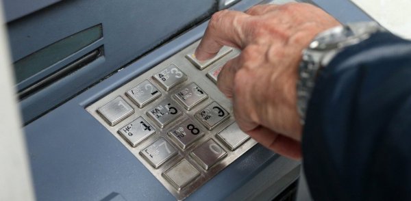 Προπληρωμένη κάρτα: Νέες αλλαγές στον τρόπο λειτουργίας της για να λυθούν τα προβλήματα