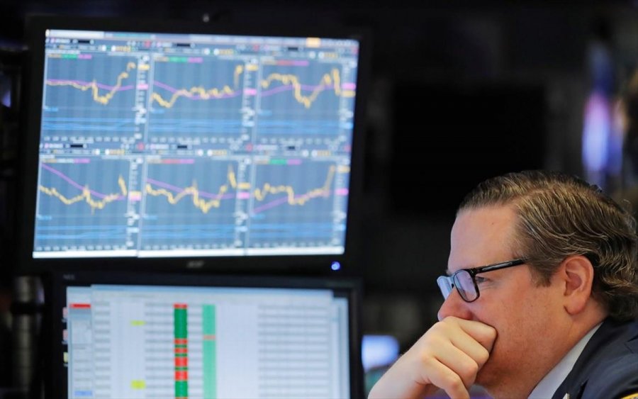 Στο «κόκκινο» Wall Street και Χρηματιστήρια της Ευρώπης μετά τις απειλές Τραμπ για δασμούς 50% στα ευρωπαϊκά προϊόντα
