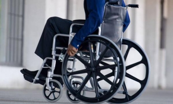 Ο Προσωπικός Βοηθός έγινε μόνιμο πρόγραμμα εθνικής εμβέλειας – Στα 53 εκατ. ευρώ η ετήσια συνολική χρηματοδότηση