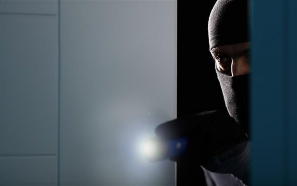 Εξάρθρωση σπείρας διαρρηκτών – Aνοιγαν σπίτια σε Λάρισα και Θεσσαλονίκη (βίντεο)