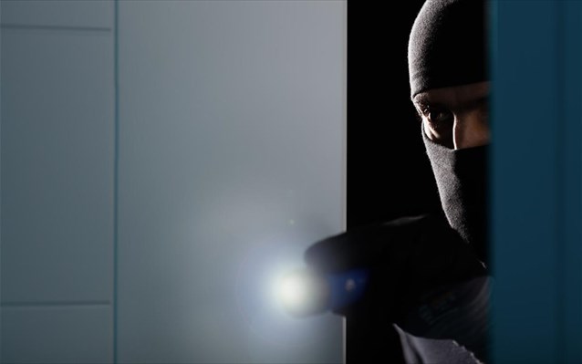 Εξάρθρωση σπείρας διαρρηκτών – Aνοιγαν σπίτια σε Λάρισα και Θεσσαλονίκη (βίντεο)