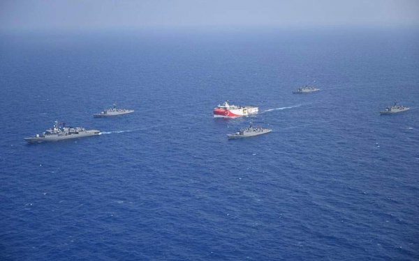 Τον… χαβά τους οι Τούρκοι: 8 αλιευτικά σκάφη ανενόχλητα κοντά στο Αγαθονήσι