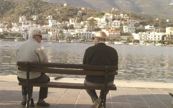 Πλήρης σύνταξη πριν τα 62: Οι ασφαλισμένοι με 25ετία που αποχωρούν νωρίτερα