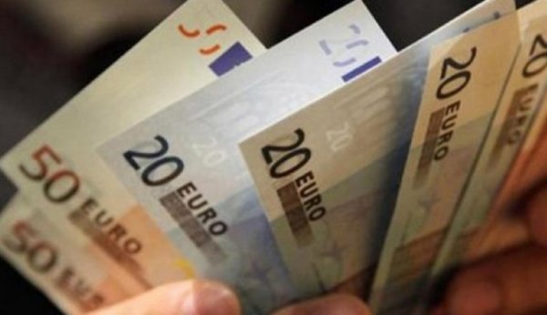 Τι σημαίνει πρακτικά η αύξηση του κατώτατου μισθού – Ποιοι θα ωφεληθούν περισσότερο