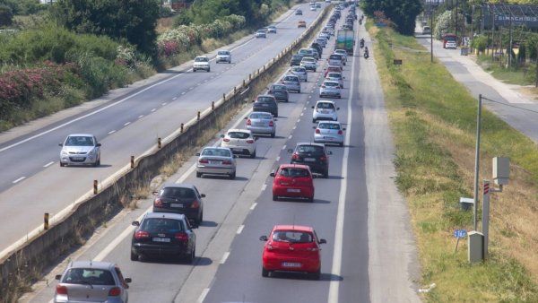 28η Οκτωβρίου: Πάνω από 200.000 αυτοκίνητα «εγκατέλειψαν» την Αθήνα από την Παρασκευή