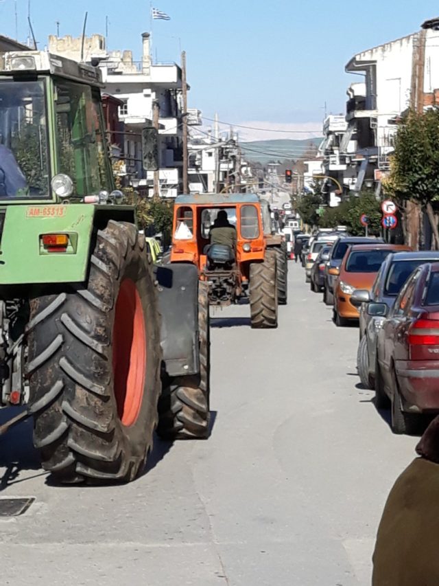 Πανθεσσαλικό αγροτικό μπλόκο στον Ε-65, στις 18 Σεπτεμβρίου