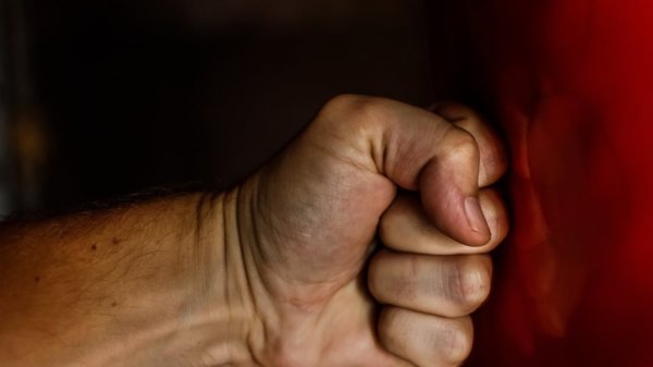 Μετανάστης βίασε ηλικιωμένο έξω από εκκλησία στο Λονδίνο, «ήθελα να τον βοηθήσω» ισχυρίστηκε