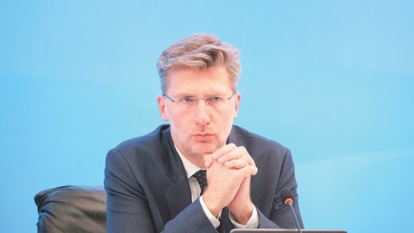 Α. Σκέρτσος για τη φωτιά στη Σίβηρη: Στα 2.500 στρέμματα η καμένη έκταση – «Διασώθηκαν περί τις 10.000 ιδιοκτησίες»