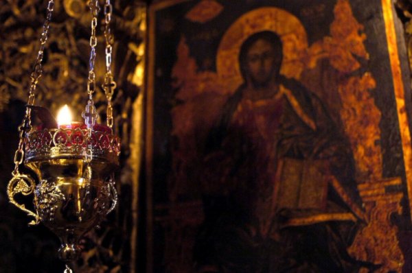 Σύλληψη δύο γυναικών – Πουλούσαν εικόνες και σταυρούς