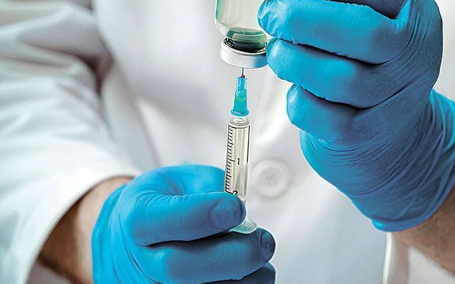 Κορωνοϊός: Ο μαζικός εμβολιασμός θα βοηθήσει να μην εμφανιστούν επόμενες μεταλλάξεις – Τι λέει Αμερικανός καθηγητής Ιατρικής