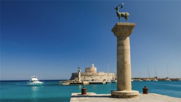 Η Ρόδος και τα «διαμάντια» του Νοτίου Αιγαίου σπάνε ρεκόρ το 2025