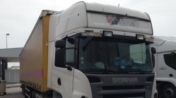 ΑΑΔΕ: 1.296 φιάλες παράνομου φρέον κατασχέθηκαν σε Κήπους και Δοϊράνη – Ξεπερνούν τις 338.000 ευρώ οι διαφυγόντες δασμοί