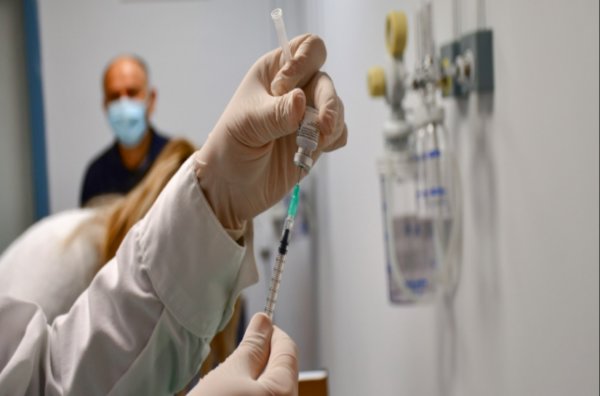 Βρετανία: Το πρώτο εμβόλιο για πρόληψη του καρκίνου του πνεύμονα