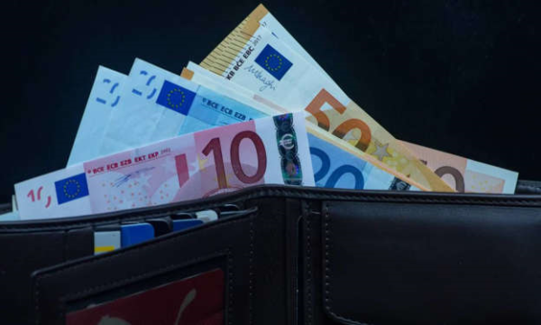 Ποδαρικό με αυξήσεις στα καθαρά εισοδήματα φέρνει το 2026