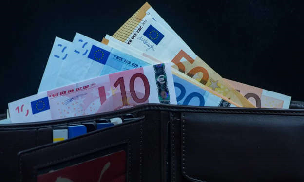 Ποδαρικό με αυξήσεις στα καθαρά εισοδήματα φέρνει το 2026