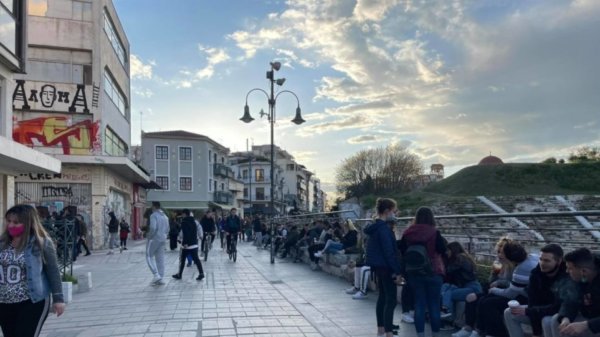 Λάρισα: “Πικρός” ο καφές – Αυξήθηκε η τιμή του (βίντεο)