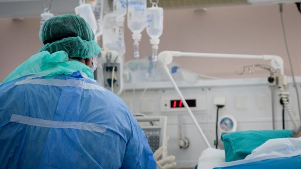 Αγώνας ζωής για τον 15χρονο από τα Φάρσαλα – Εκκληση του πατέρα για μόσχευμα και δότη
