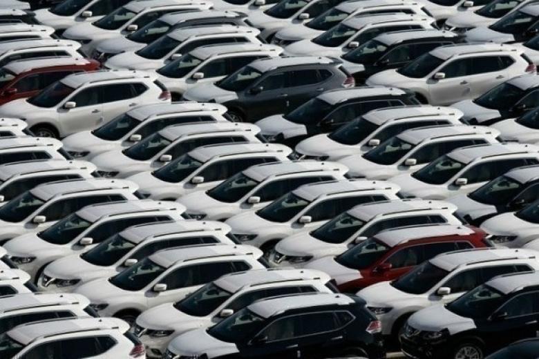 «Απαράδεκτη» σύμφωνα με την ΕΕ η επιβολή δασμών 25% στα εισαγόμενα οχήματα που ανακοίνωσε ο Τραμπ