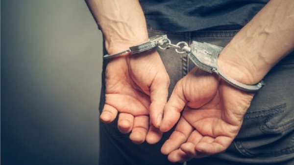 Ιπποκράτειος Πολιτεία: Εντοπίστηκε παράνομο κέντρο απεξάρτησης τοξικομανών – Πέντε συλλήψεις