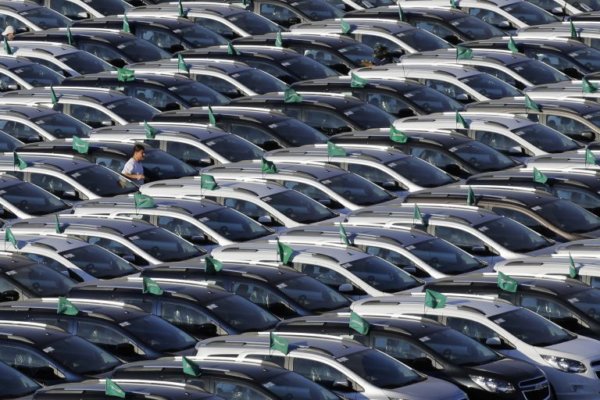 Συνωστισμός στο myCar για τέλη κυκλοφορίας με το μήνα: Αυξάνονται οι οδηγοί του… καλοκαιριού – Τα «ψιλά γράμματα» και τα πρόστιμα