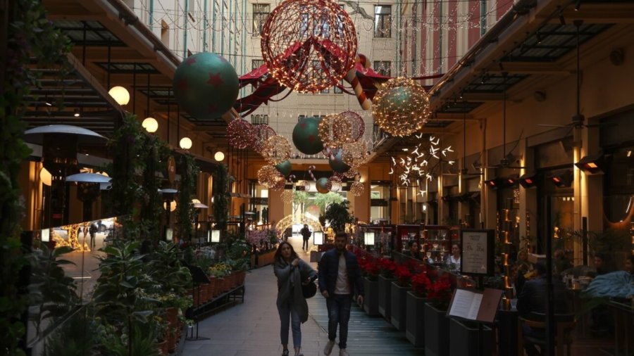 Εορταστικό ωράριο: Ανοιχτά τα καταστήματα την Κυριακή – Πώς θα λειτουργήσουν