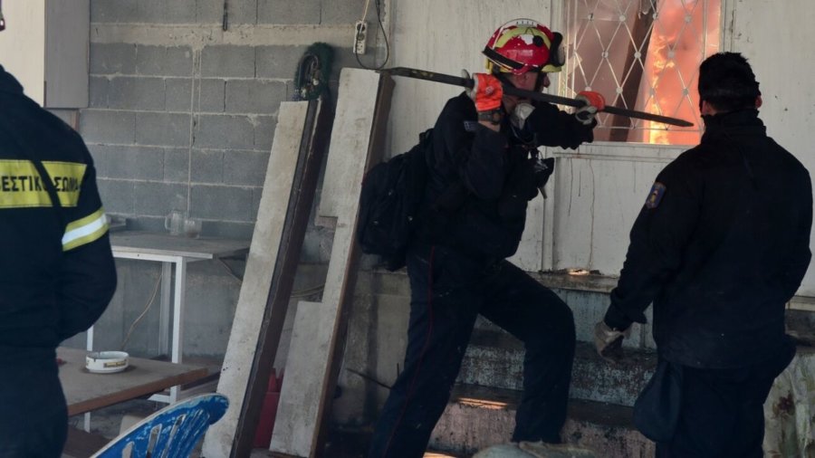 Μεγάλη φωτιά ανάμεσα σε Ραφήνα και Πικέρμι: Διακοπή κυκλοφορίας στη Μαραθώνος προς Αθήνα