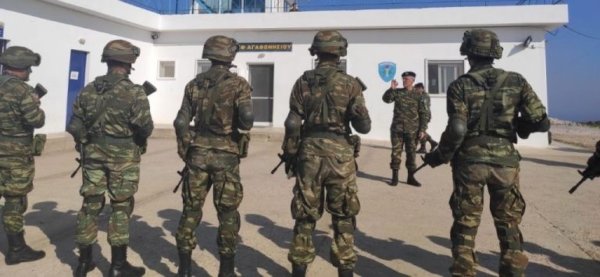 Αυξήσεις σε στρατιωτικούς, αναδρομικά σε απόστρατους – Ποιοι θα λάβουν επιστροφές