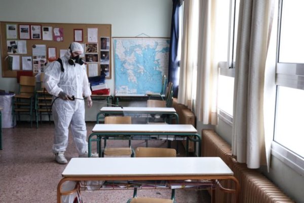 Ζάκυνθος: «Κλείνει» το δημοτικό σχολείο του Αγίου Λέοντα – Ψύλλοι δάγκωσαν μαθητές και εκπαιδευτικούς