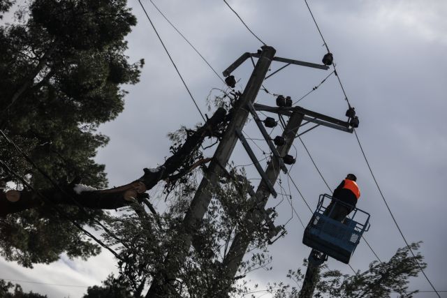 Κινητοποίηση του ΔΕΔΔΗΕ για την αποκατάσταση της ηλεκτροδότησης μετά τις πυρκαγιές