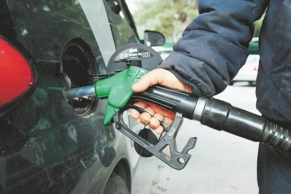 Καύσιμα: Πού και πότε μπαίνει «χαράτσι» 10 λεπτών στη βενζίνη