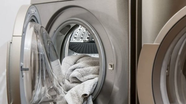 Τελικά ποιο απορρυπαντικό να χρησιμοποιήσεις στο πλυντήριο ρούχων; – Υγρό ή σκόνη;
