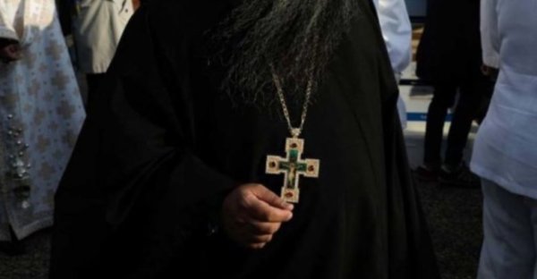 Κρήτη: Μια ολόκληρη ενορία «βράζει» για τον ιερέα