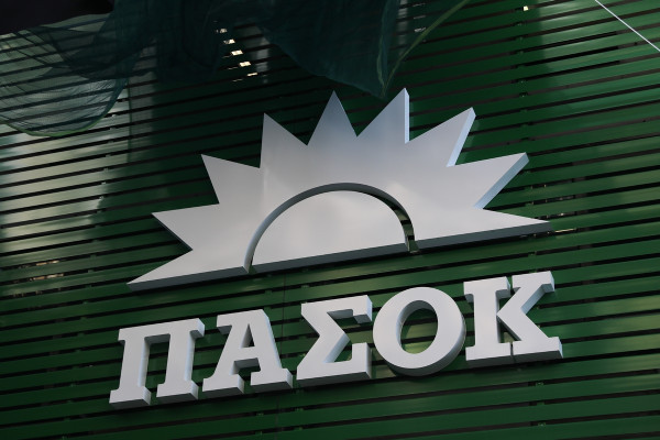 ΠΑΣΟΚ: Η κυβέρνηση θεατής στα ξεκαθαρίσματα λογαριασμών του οργανωμένου εγκλήματος