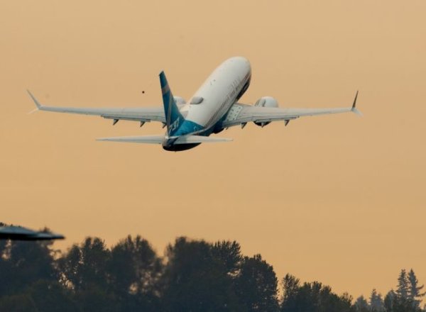 Ιράν: Άνοιξε ο εναέριος χώρος για διεθνείς υπερπτήσεις – Κλειστά τα αεροδρόμια της Τεχεράνης
