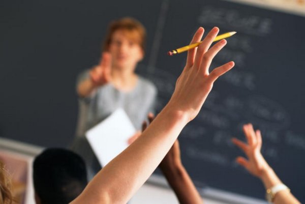 Αυτές είναι οι αλλαγές σε όλες τις βαθμίδες της εκπαίδευσης: Τι συνέβη με το μάθημα της Οικονομίας
