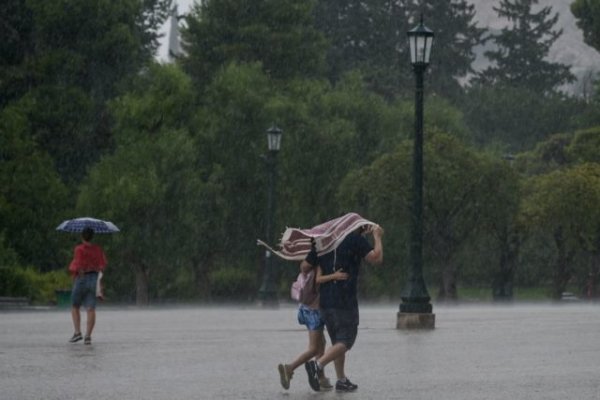 Επιδείνωση καιρού στη Λάρισα με καταιγίδες και χαλαζοπτώσεις