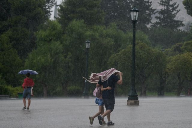 Επιδείνωση καιρού στη Λάρισα με καταιγίδες και χαλαζοπτώσεις