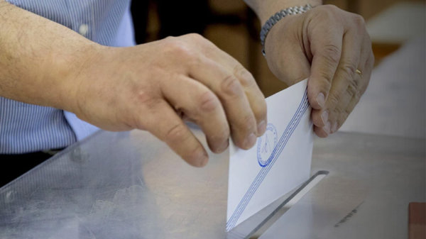 Τι δείχνουν δύο νέες δημοσκοπήσεις μετά τις εξαγγελίες του πρωθυπουργού στη ΔΕΘ
