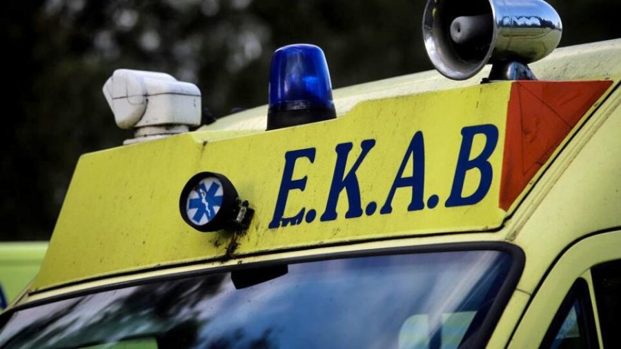 Τροχαίο στη Λάρισα, γυναίκα με το παιδί της μεταφέρθηκαν στο νοσοκομείο