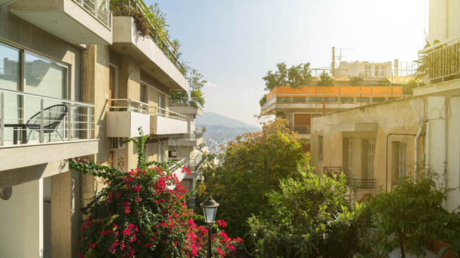 Η κατηγορία των ακινήτων που παραμένει στα αζήτητα, με αξίες μειωμένες κατά 54% έναντι του 2008