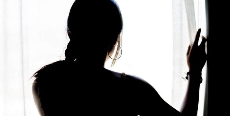 Βόλος: Μαθήτρια, θύμα ενδοοικογενειακής βίας, αποκάλυψε στους καθηγητές της ότι την κακοποιούσε ο πατέρας της