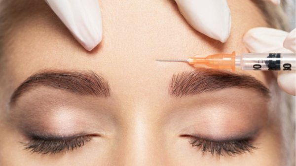 Δεκάδες κρούσματα αλλαντίασης λόγω botox – Τι πρέπει να προσέξουν όσοι κάνουν τις δημοφιλείς ενέσεις
