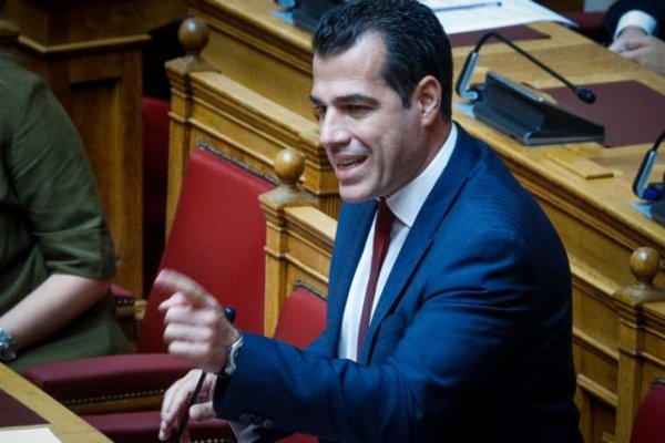 Επιμένει στη σκληρή γραμμή ο Θάνος Πλεύρης για το μεταναστευτικό