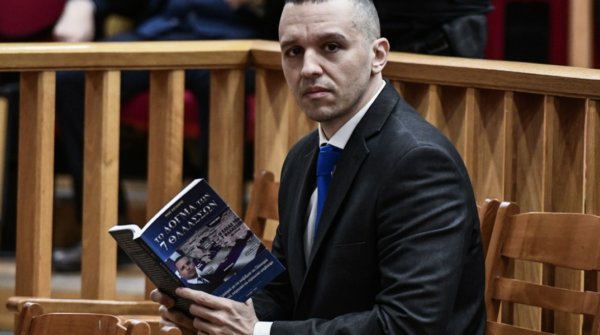 Ο Ηλίας Κασιδιάρης πήρε ειδική άδεια από τη φυλακή για να ορκιστεί δημοτικός σύμβουλος