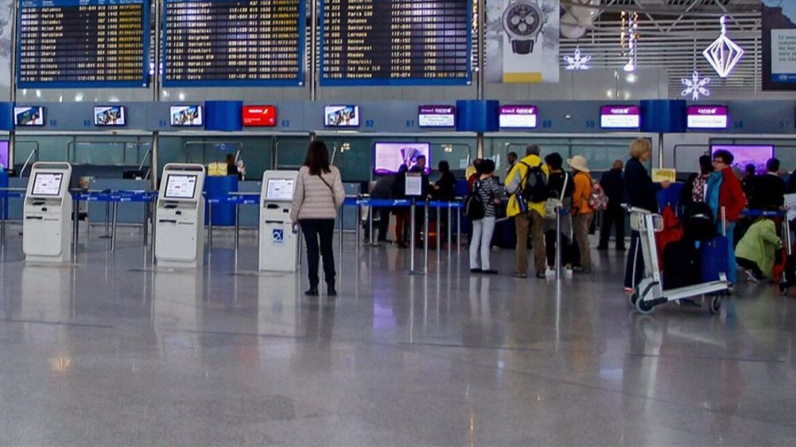 Θεσσαλονίκη: «Καραμπόλα» καθυστερήσεων στις πτήσεις από και προς το αεροδρόμιο «Μακεδονία» – Ταλαιπωρία για εκατοντάδες επιβάτες